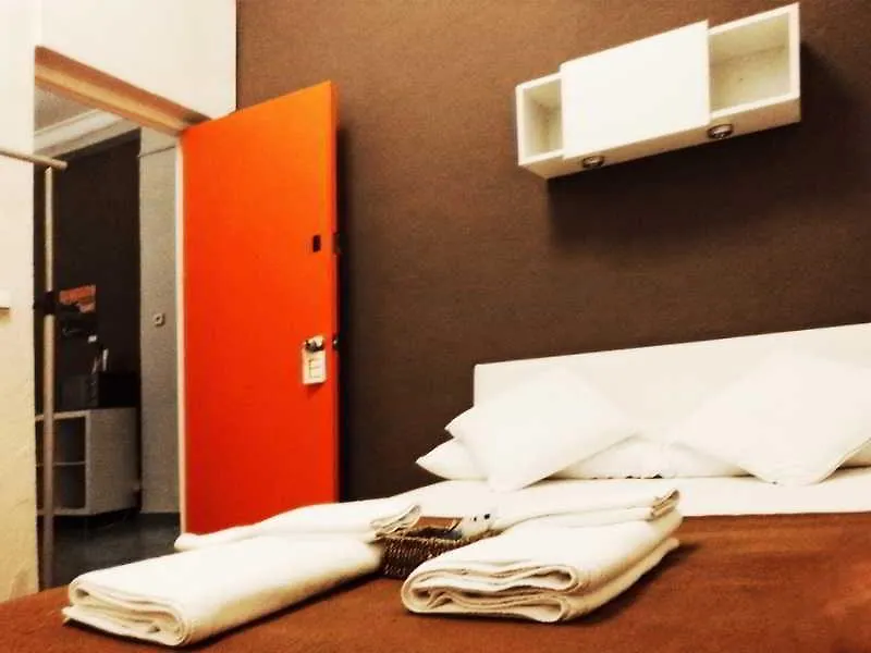 La Isla Hostal Barcelona Spain