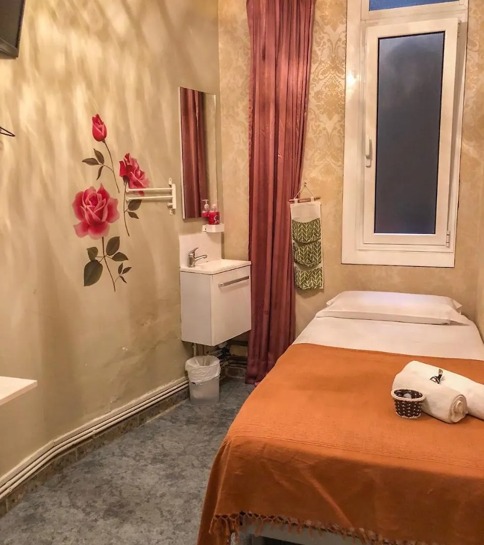La Isla Hostal Barcelona Guest house