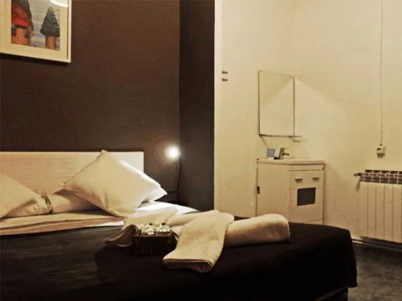La Isla Hostal Barselona 2*,