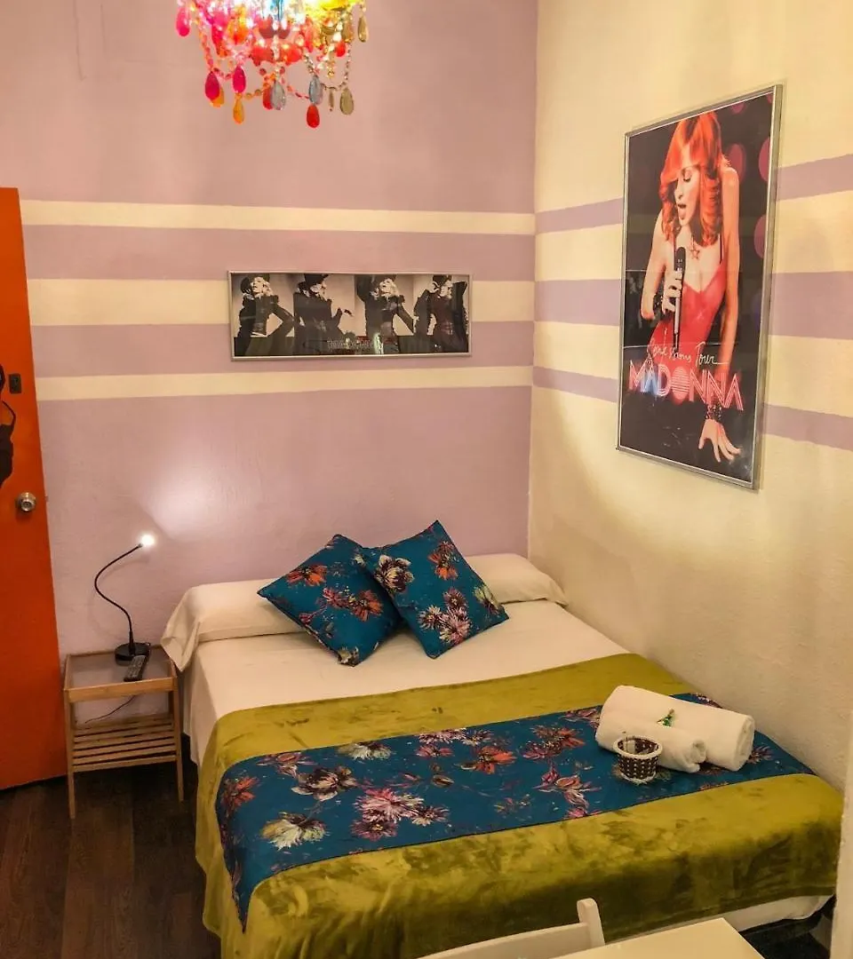 ** Konukevi La Isla Hostal Barselona İspanya